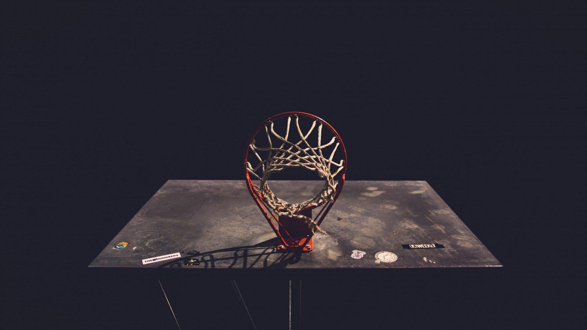 卡恩直言诺伊尔身体状态堪忧，呼吁主动轮休以延长职业生涯