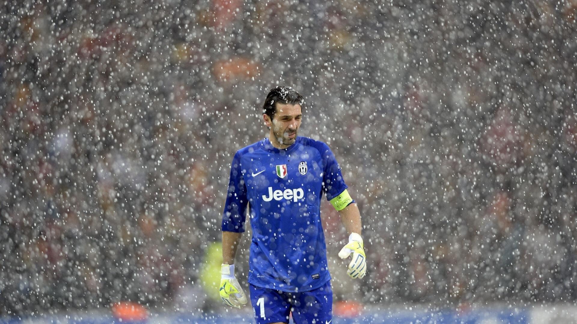 意大利媒体曝邓弗里斯可能离队，国际米兰瞄准身价2400万欧元替代者